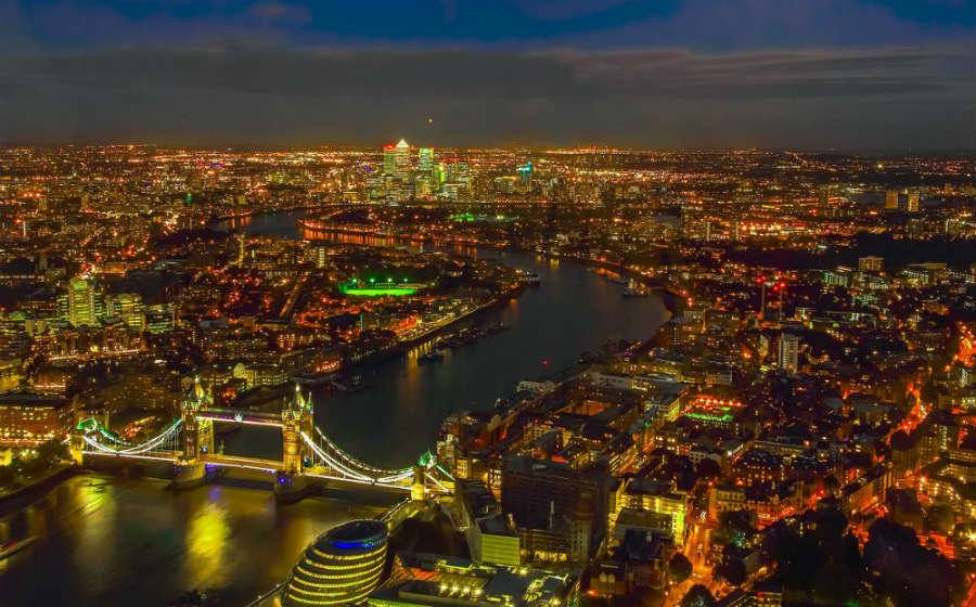 Veduta panoramica di Londra di notte